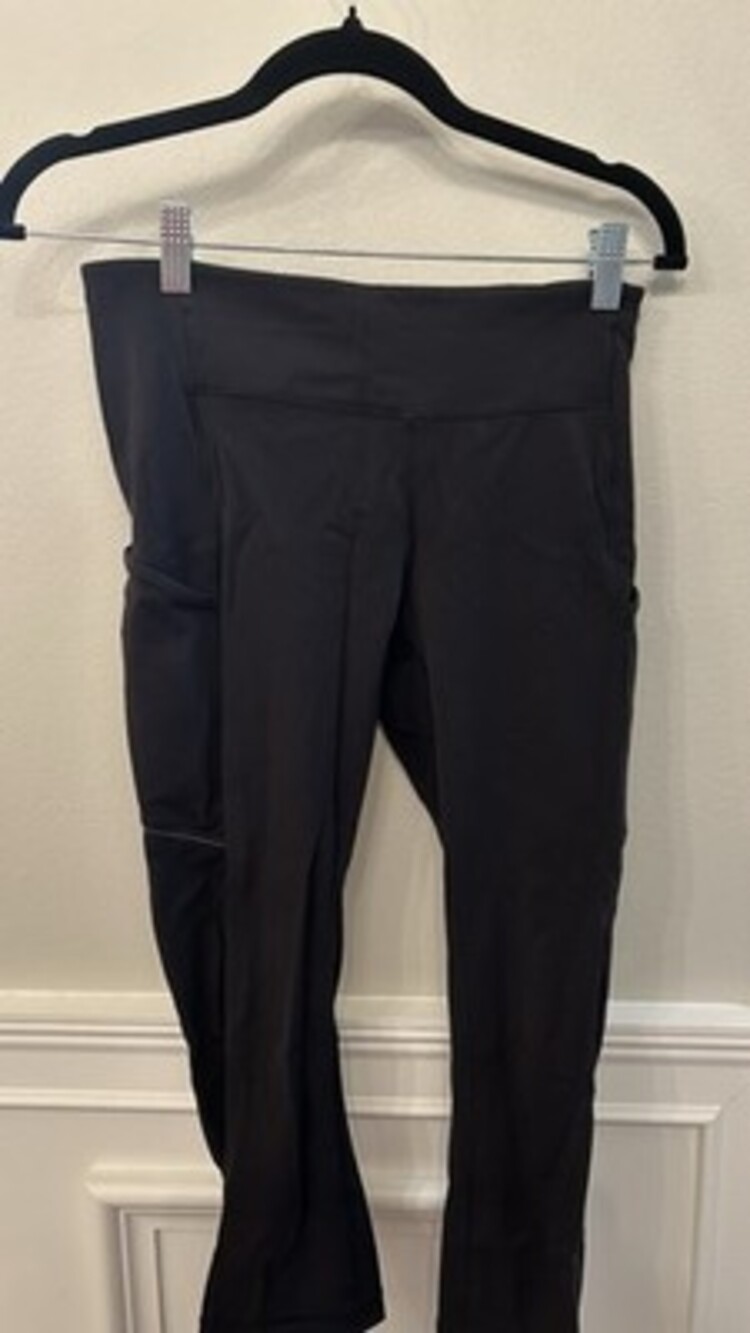 Lululemon Size 6 Women's Leggings Yoga Pants with Pockets - Black